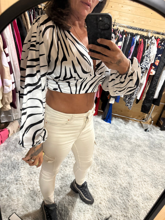 Bell wing zebra top